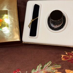 🐈‍⬛ Estee Lauder NWT solid perfume compact “ GOLD TOP HAT “